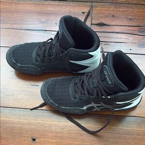 ASICS Black and White Boys Wrestling Shoes